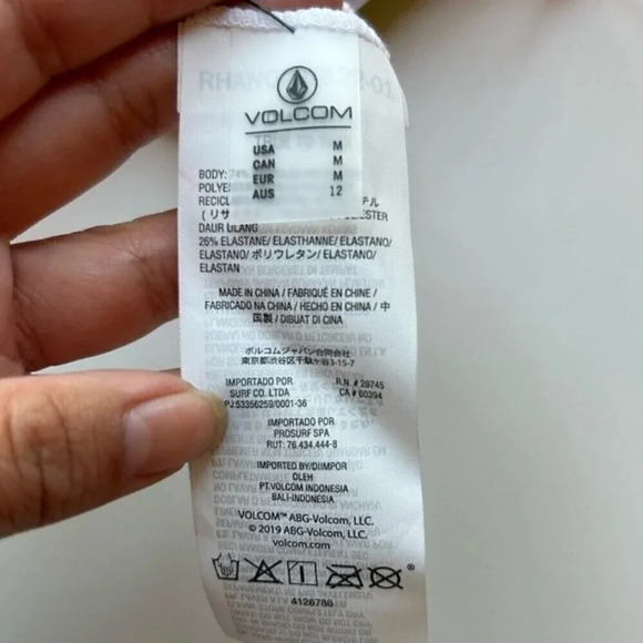 Volcom Simply Seamless Black Triangle Bikini Top Size M new with tags! - Picture 10 of 11